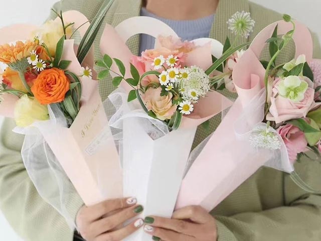 Cone / Box type Bouquet Carrier