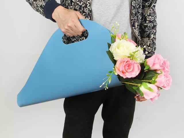 Flower Bouquet Carrier - Die-cut Handle