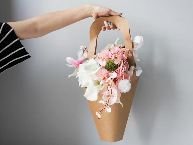 Kraft Bouquet Carrier with Die-cut Handle